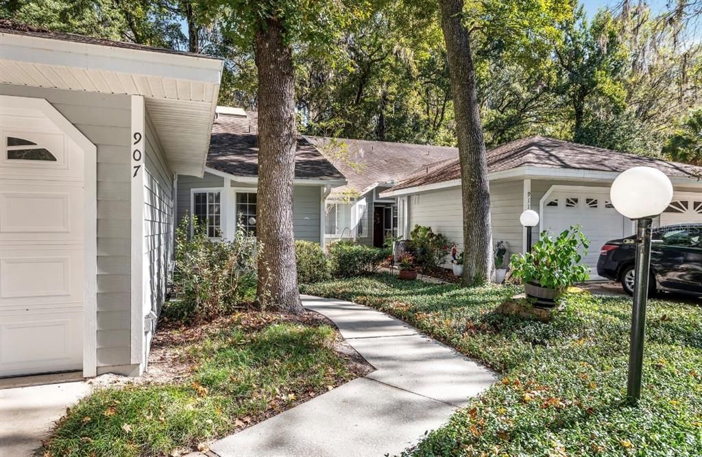 Active With Contract: $174,900 (2 beds, 2 baths, 1250 Square Feet)