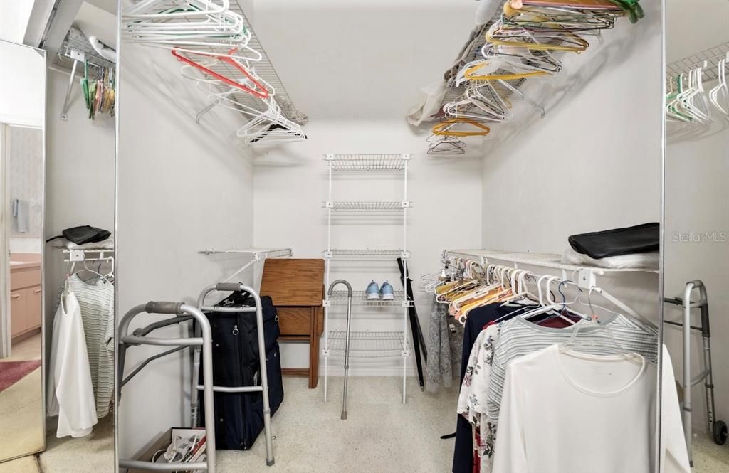 Active With Contract: $174,900 (2 beds, 2 baths, 1250 Square Feet)