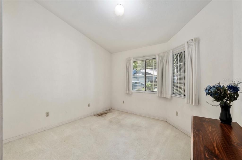 Active With Contract: $174,900 (2 beds, 2 baths, 1250 Square Feet)
