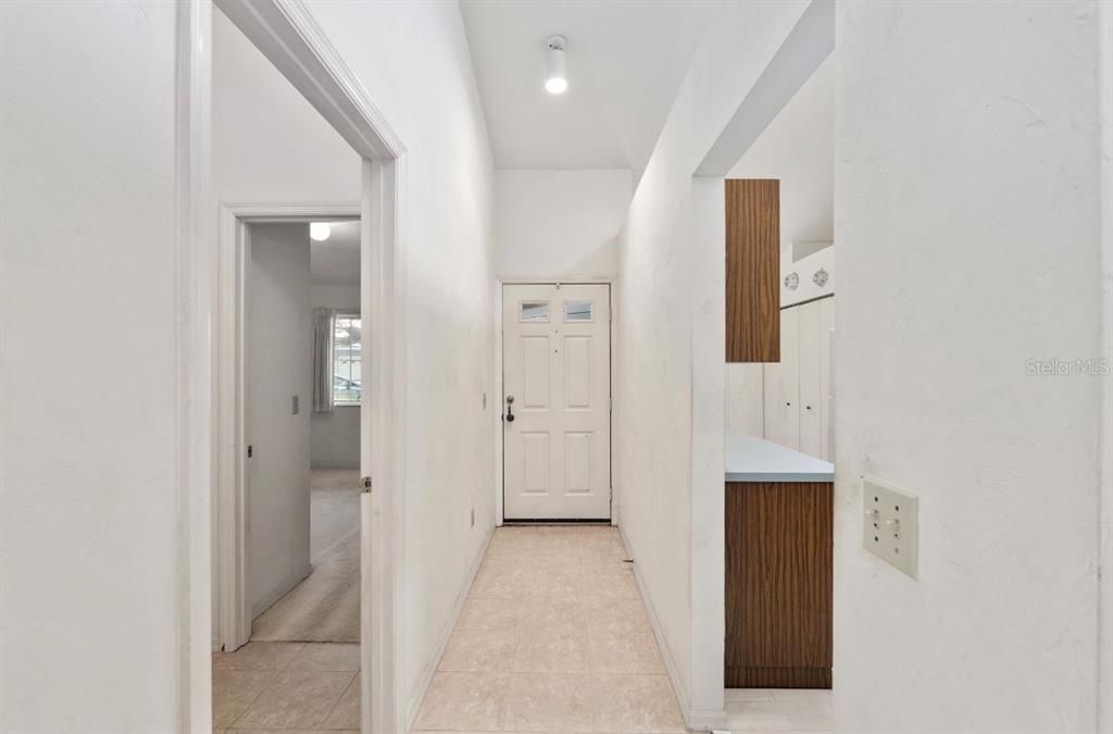 Active With Contract: $174,900 (2 beds, 2 baths, 1250 Square Feet)