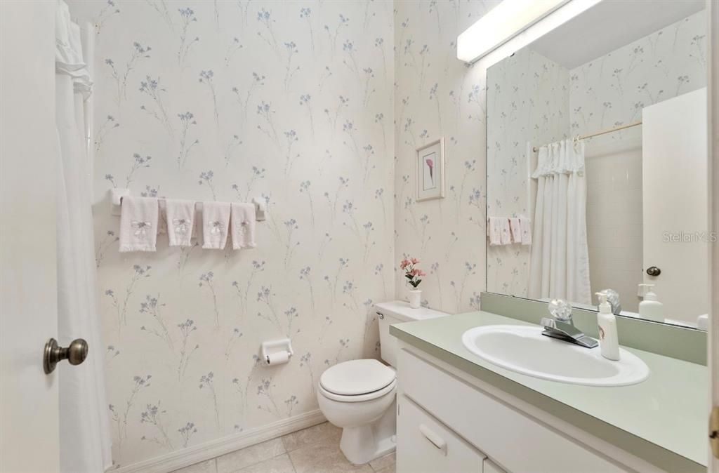 Active With Contract: $174,900 (2 beds, 2 baths, 1250 Square Feet)