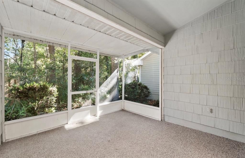 Active With Contract: $174,900 (2 beds, 2 baths, 1250 Square Feet)