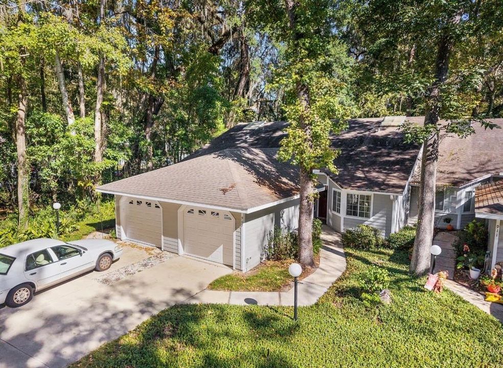 Active With Contract: $174,900 (2 beds, 2 baths, 1250 Square Feet)