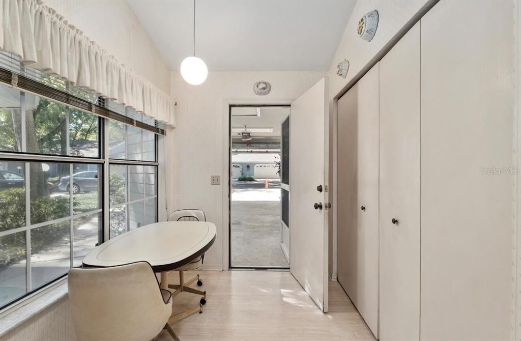 Active With Contract: $174,900 (2 beds, 2 baths, 1250 Square Feet)