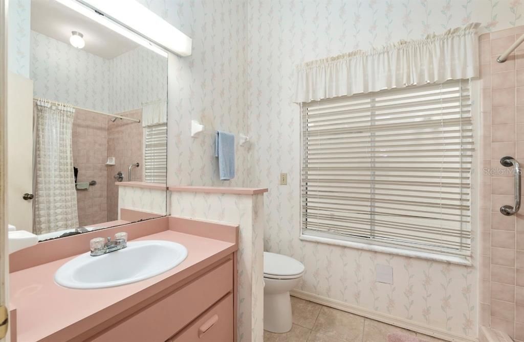 Active With Contract: $174,900 (2 beds, 2 baths, 1250 Square Feet)