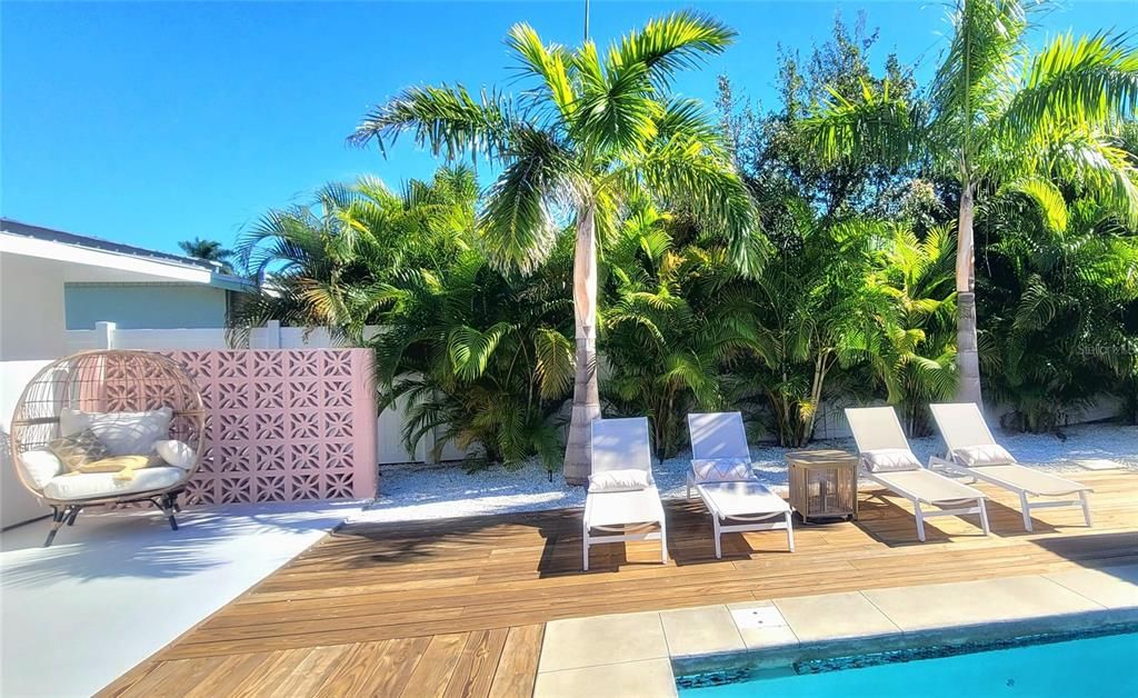 For Sale: $1,351,000 (4 beds, 4 baths, 2126 Square Feet)