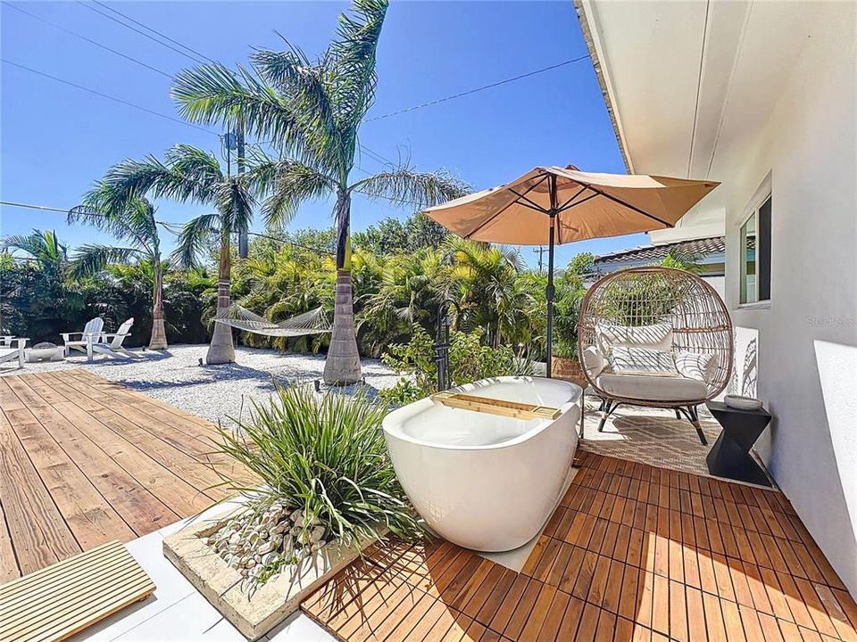 For Sale: $1,351,000 (4 beds, 4 baths, 2126 Square Feet)