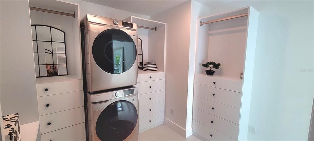 For Sale: $1,351,000 (4 beds, 4 baths, 2126 Square Feet)