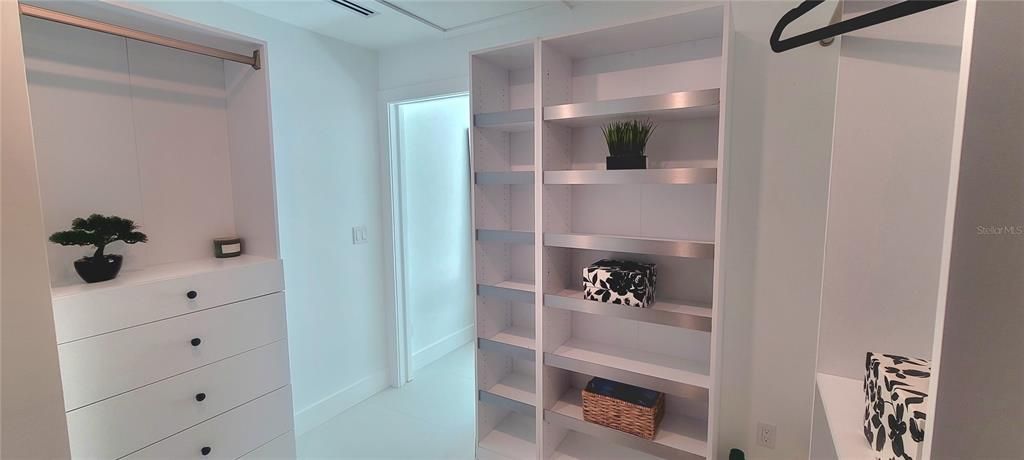 For Sale: $1,351,000 (4 beds, 4 baths, 2126 Square Feet)