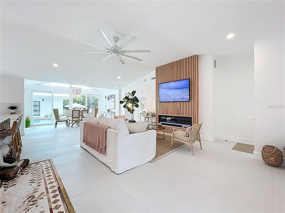 For Sale: $1,351,000 (4 beds, 4 baths, 2126 Square Feet)