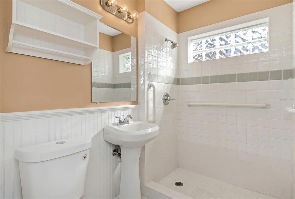 En Renta: $4,250 (3 camas, 2 baños, 1831 Pies cuadrados)