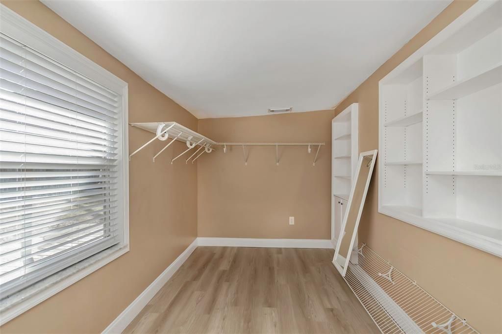 En Renta: $4,250 (3 camas, 2 baños, 1831 Pies cuadrados)