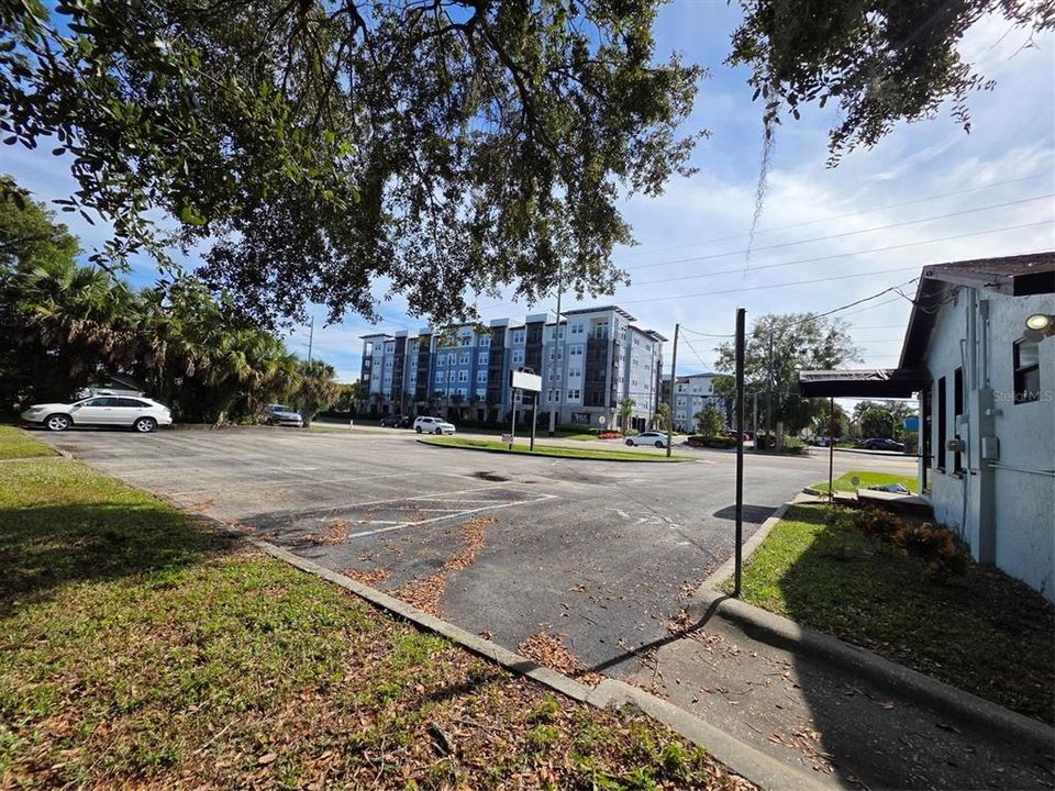 待售: $750,000 (0 贝兹, 0 浴室, 952 平方英尺)