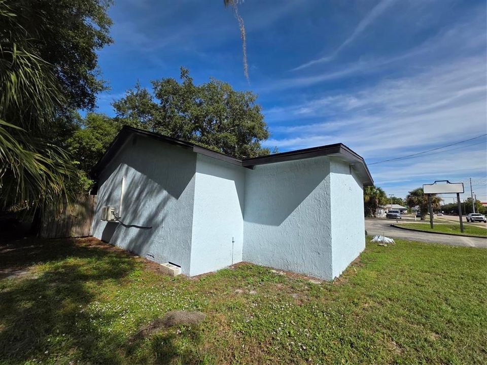 待售: $750,000 (0 贝兹, 0 浴室, 952 平方英尺)