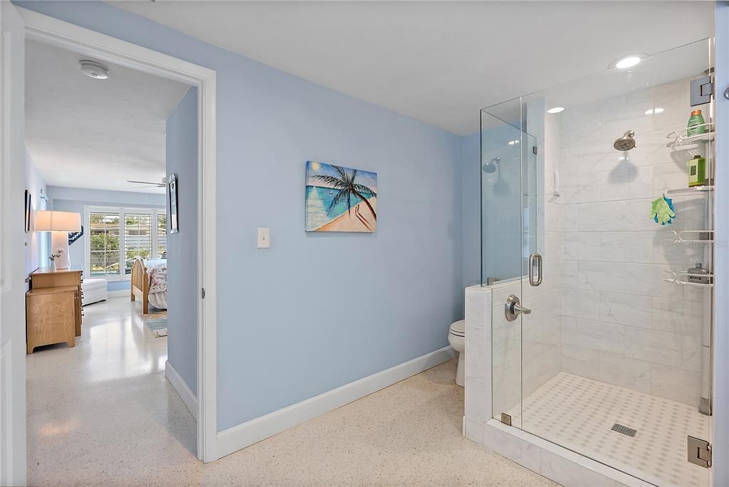 合同活跃: $398,000 (2 贝兹, 2 浴室, 1291 平方英尺)