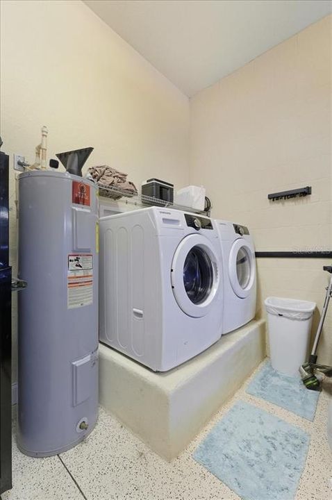 待售: $579,900 (2 贝兹, 2 浴室, 1276 平方英尺)