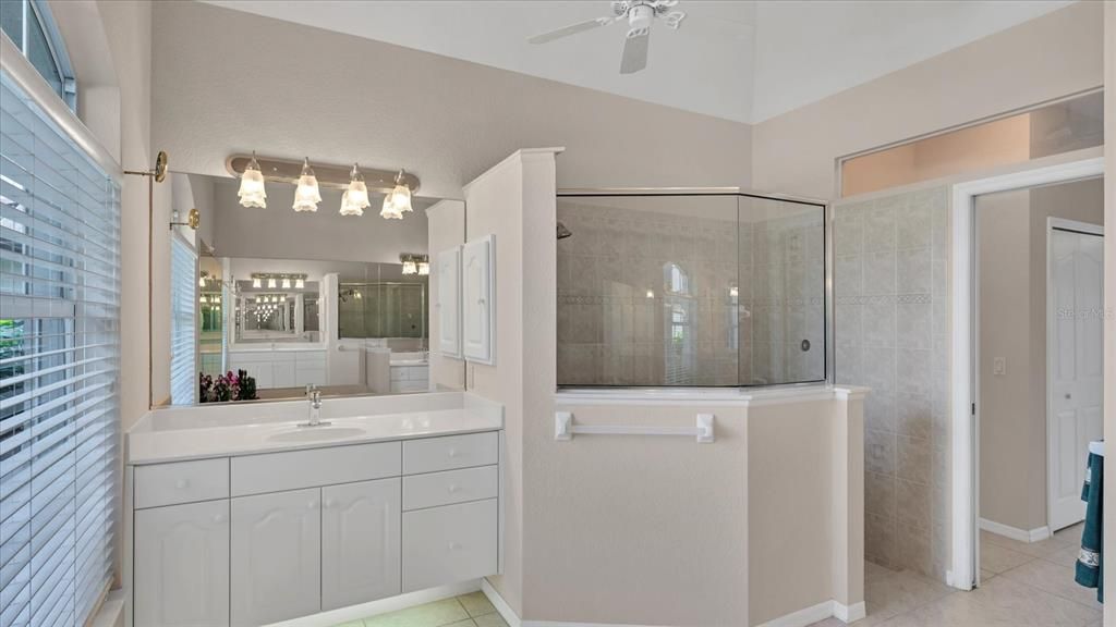 На продажу: $675,000 (4 спален, 2 ванн, 2530 Квадратных фут)