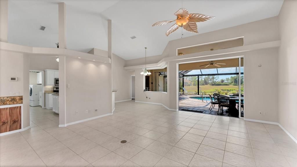 На продажу: $675,000 (4 спален, 2 ванн, 2530 Квадратных фут)