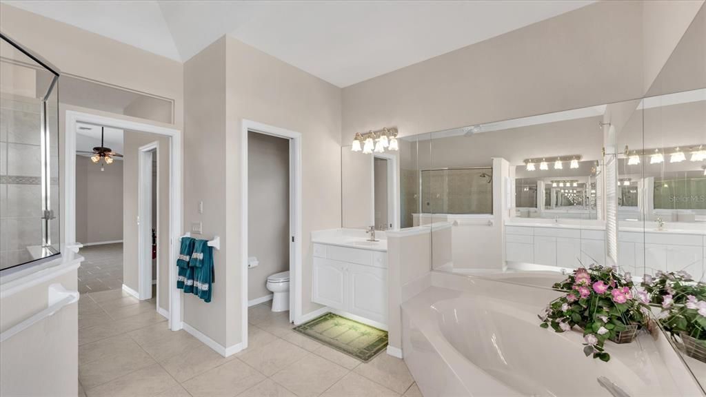 На продажу: $675,000 (4 спален, 2 ванн, 2530 Квадратных фут)