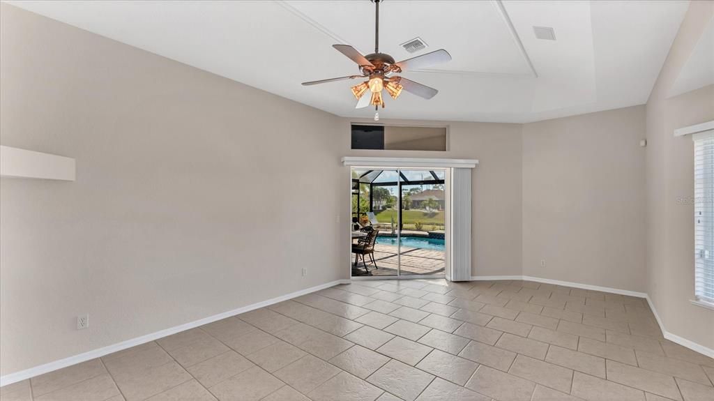 На продажу: $675,000 (4 спален, 2 ванн, 2530 Квадратных фут)