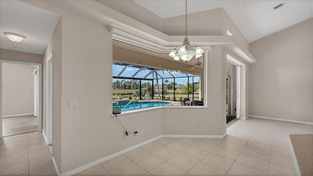 На продажу: $675,000 (4 спален, 2 ванн, 2530 Квадратных фут)