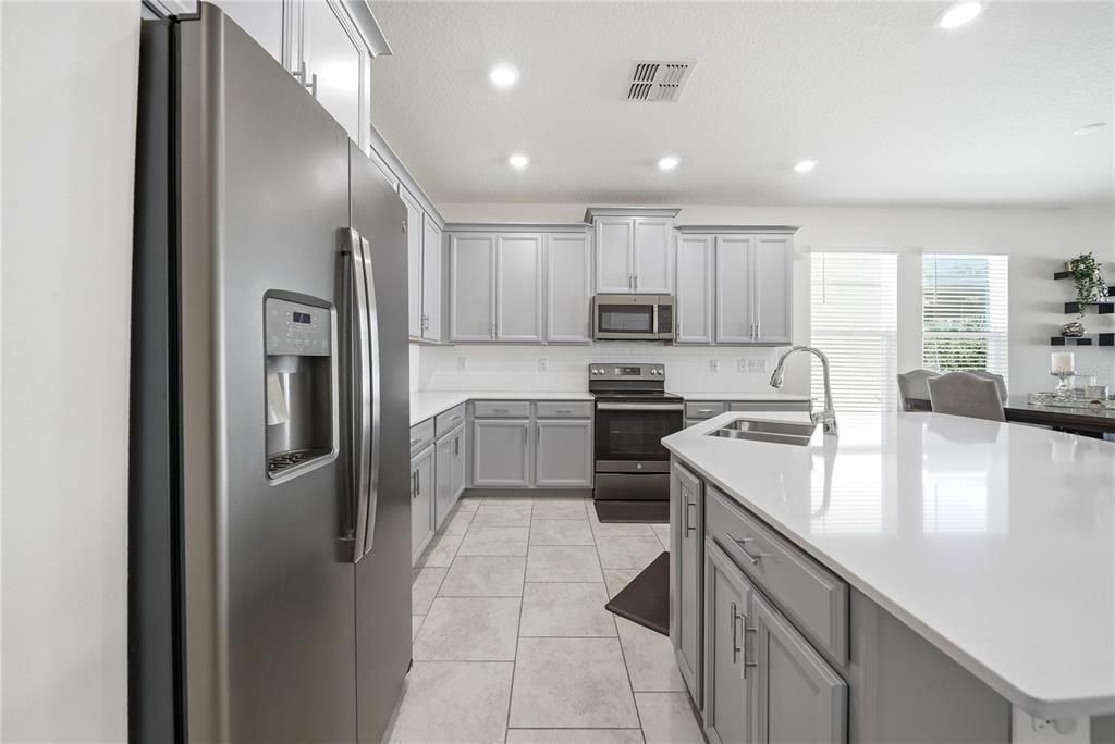 待售: $445,000 (3 贝兹, 2 浴室, 2225 平方英尺)