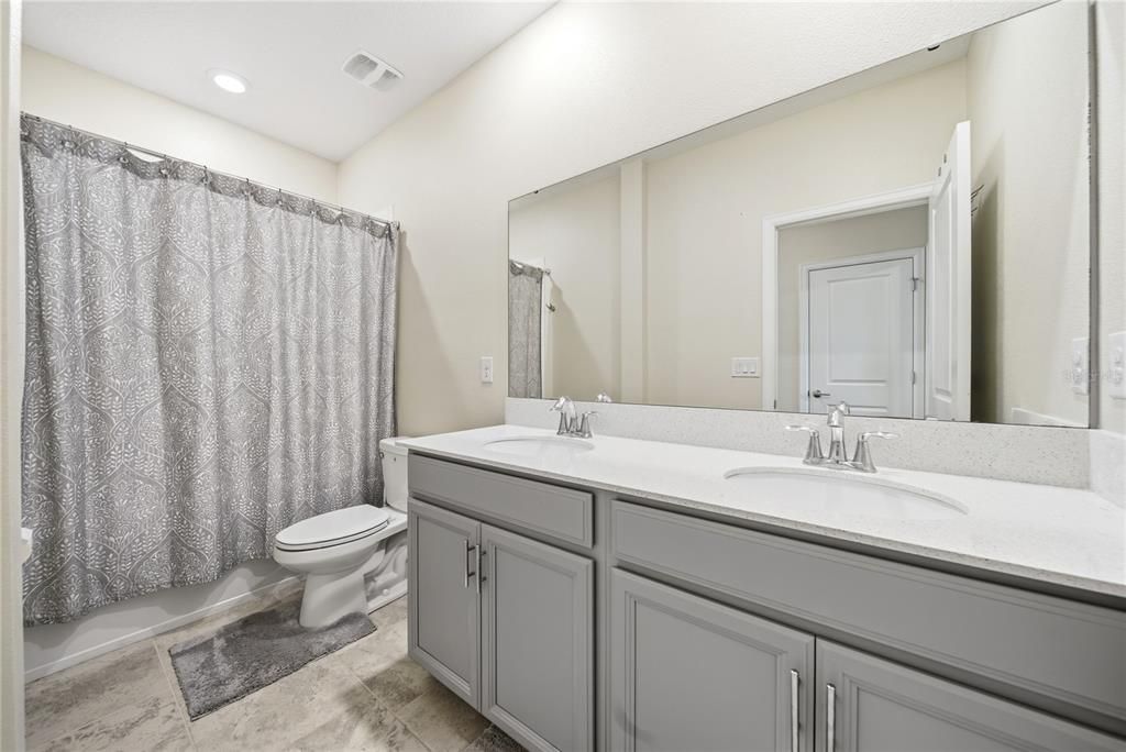 待售: $445,000 (3 贝兹, 2 浴室, 2225 平方英尺)