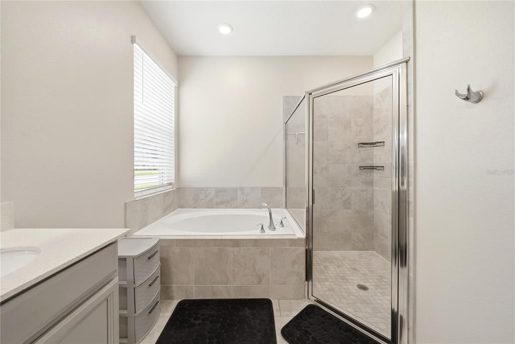 待售: $445,000 (3 贝兹, 2 浴室, 2225 平方英尺)