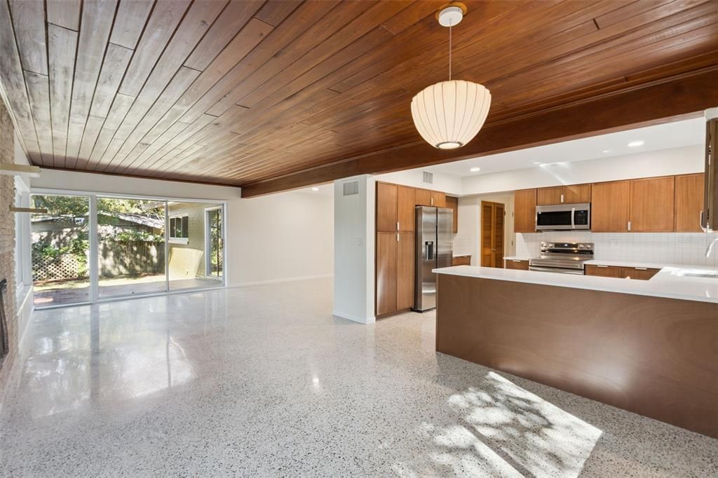 Activo con contrato: $419,900 (3 camas, 2 baños, 1521 Pies cuadrados)