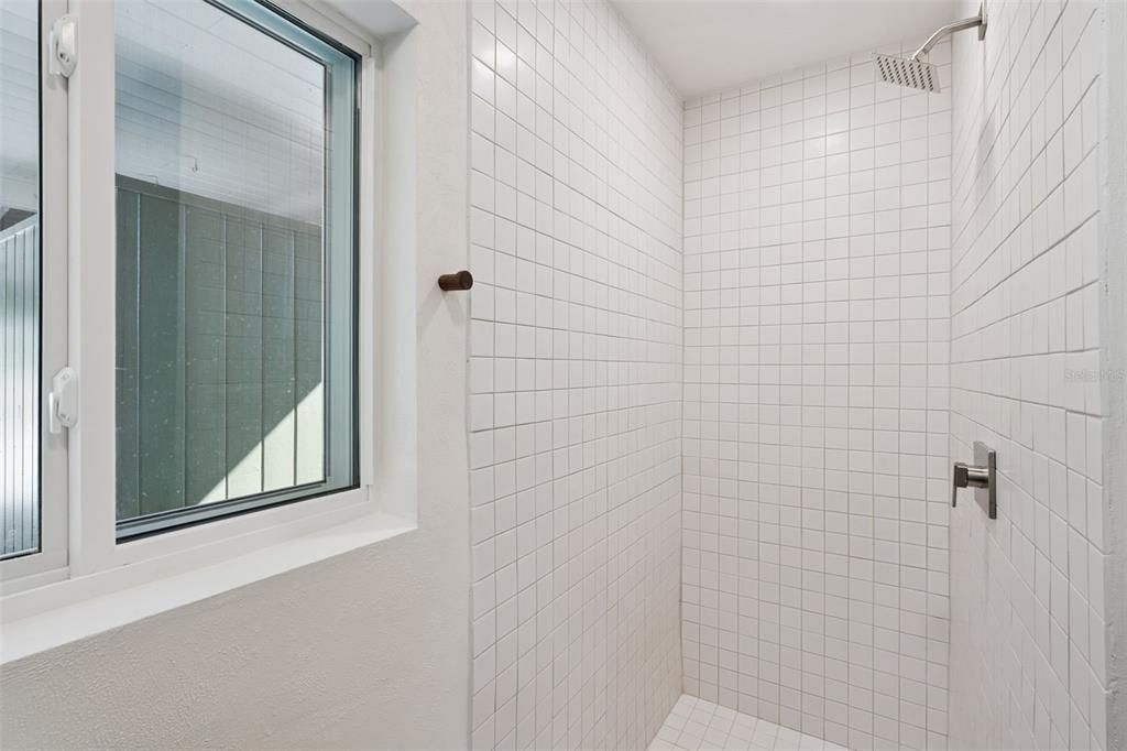 Activo con contrato: $419,900 (3 camas, 2 baños, 1521 Pies cuadrados)