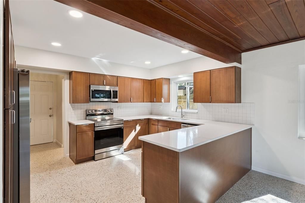 Activo con contrato: $419,900 (3 camas, 2 baños, 1521 Pies cuadrados)