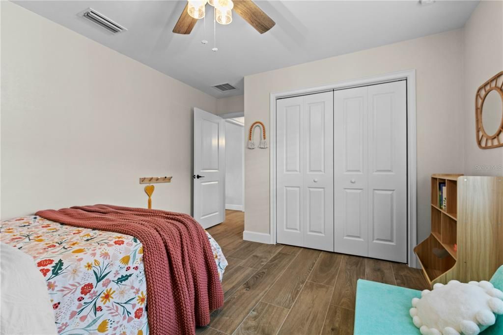 Под контрактом: $679,900 (5 спален, 3 ванн, 2574 Квадратных фут)