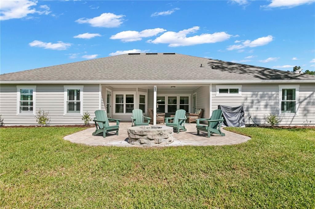 Под контрактом: $679,900 (5 спален, 3 ванн, 2574 Квадратных фут)