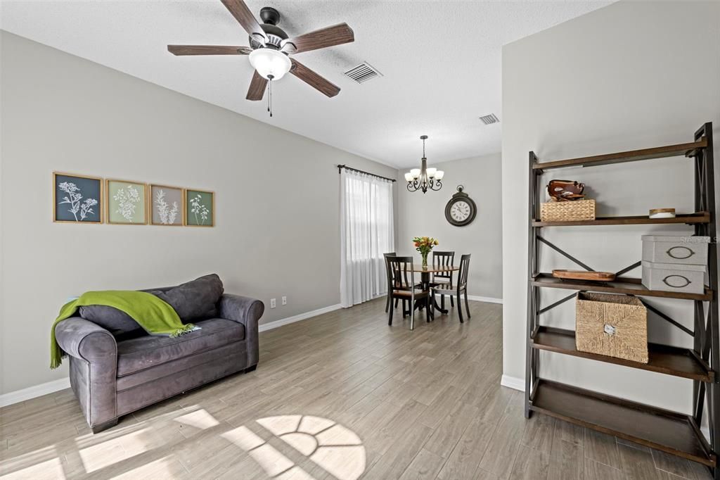 待售: $509,900 (5 贝兹, 3 浴室, 2350 平方英尺)