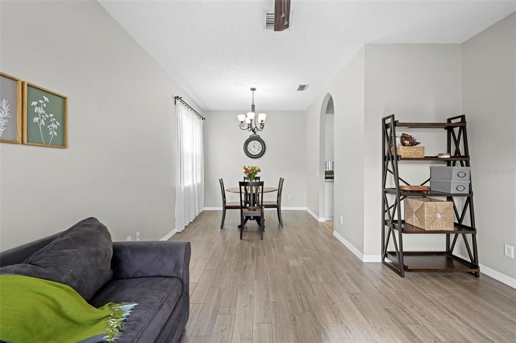 待售: $509,900 (5 贝兹, 3 浴室, 2350 平方英尺)