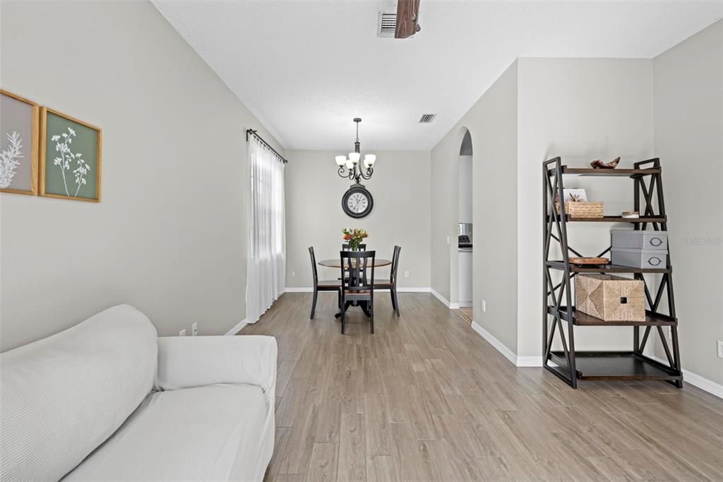 待售: $509,900 (5 贝兹, 3 浴室, 2350 平方英尺)