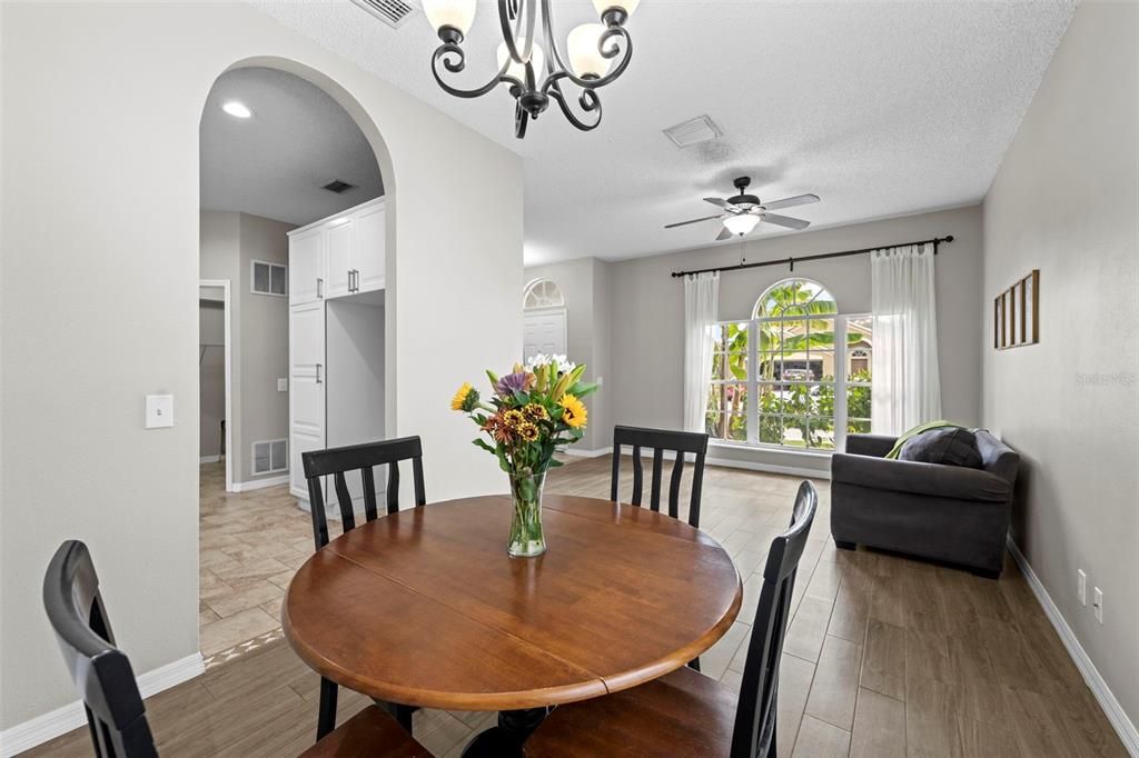 待售: $509,900 (5 贝兹, 3 浴室, 2350 平方英尺)