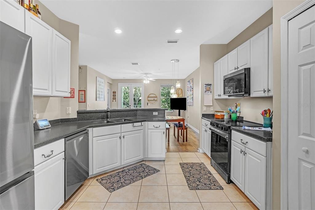 待售: $463,000 (2 贝兹, 2 浴室, 1251 平方英尺)