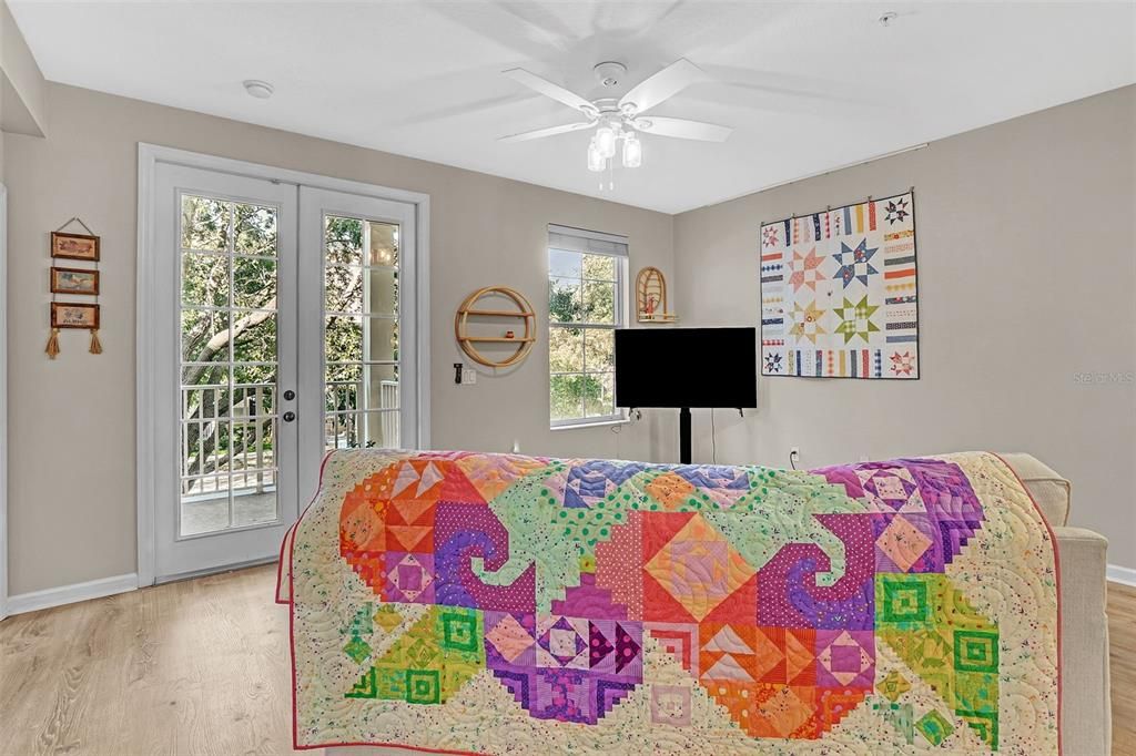 待售: $463,000 (2 贝兹, 2 浴室, 1251 平方英尺)