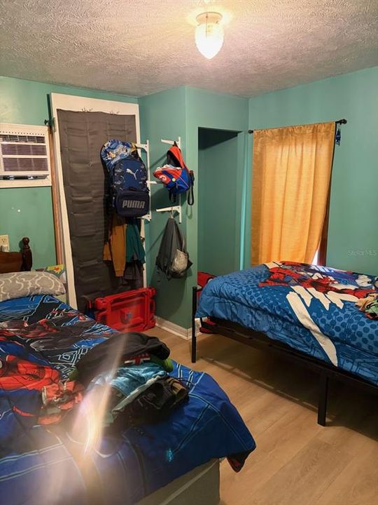 На продажу: $450,000 (7 спален, 0 ванн, 3729 Квадратных фут)