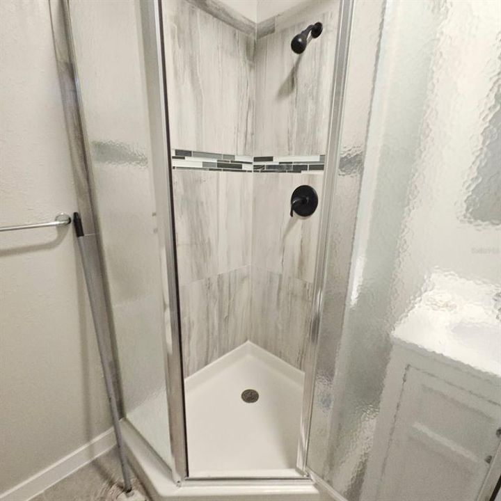 待售: $444,000 (7 贝兹, 0 浴室, 3729 平方英尺)