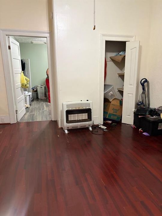 На продажу: $450,000 (7 спален, 0 ванн, 3729 Квадратных фут)