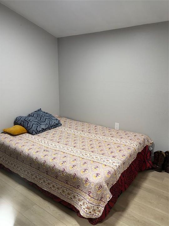 待售: $444,000 (7 贝兹, 0 浴室, 3729 平方英尺)