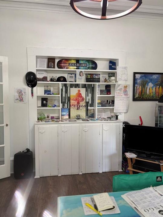 待售: $444,000 (7 贝兹, 0 浴室, 3729 平方英尺)