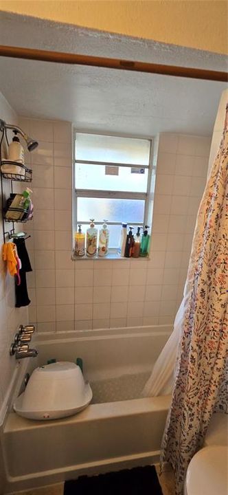 Под контрактом: $339,000 (4 спален, 0 ванн, 1634 Квадратных фут)