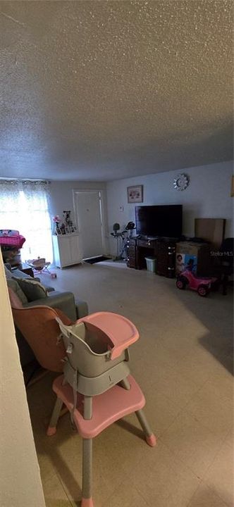 Под контрактом: $339,000 (4 спален, 0 ванн, 1634 Квадратных фут)