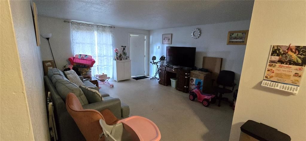 Под контрактом: $339,000 (4 спален, 0 ванн, 1634 Квадратных фут)