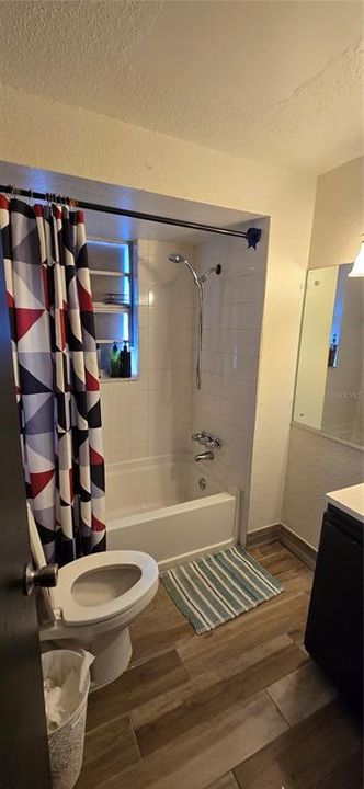 Под контрактом: $339,000 (4 спален, 0 ванн, 1634 Квадратных фут)