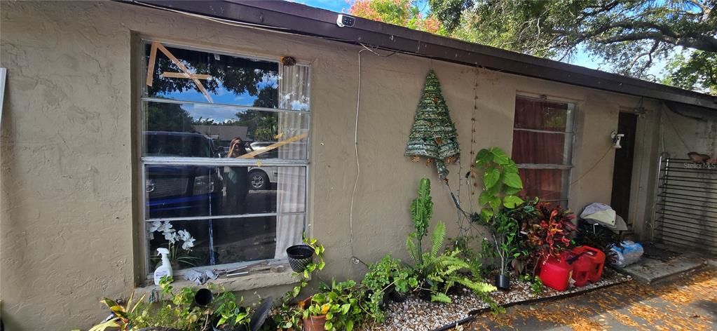 Под контрактом: $339,000 (4 спален, 0 ванн, 1634 Квадратных фут)