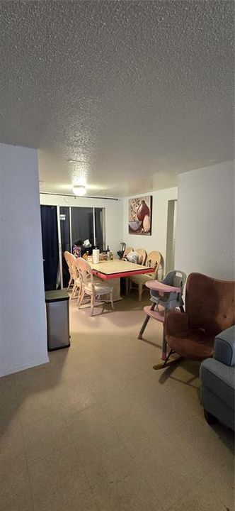 Под контрактом: $339,000 (4 спален, 0 ванн, 1634 Квадратных фут)